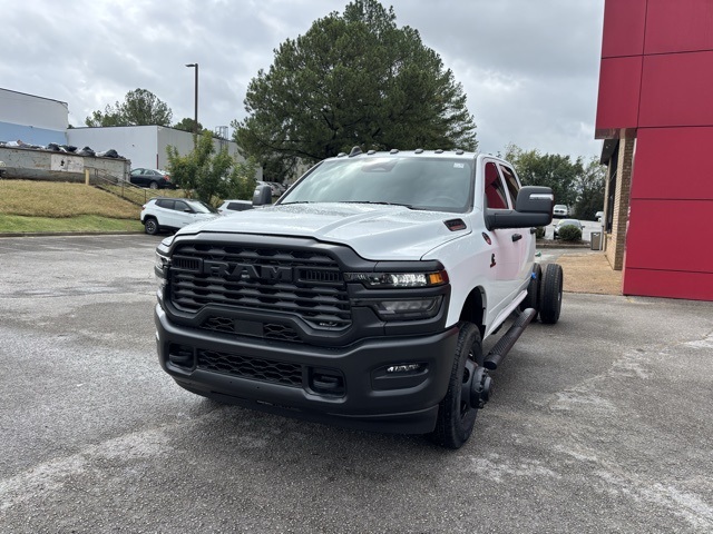 2026 Ram 3500 Tradesman photo 2