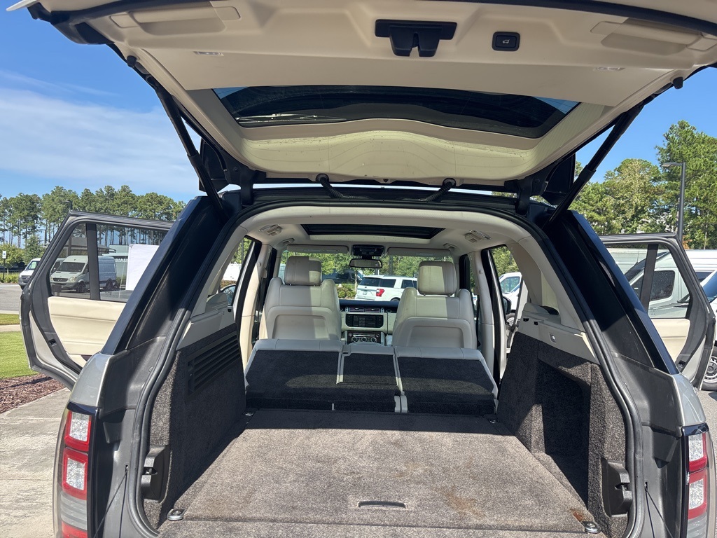 2015 Land Rover Range Rover SuperCharged photo 16