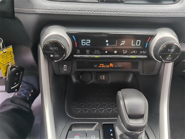 2024 Toyota RAV4 Hybrid LE photo 25