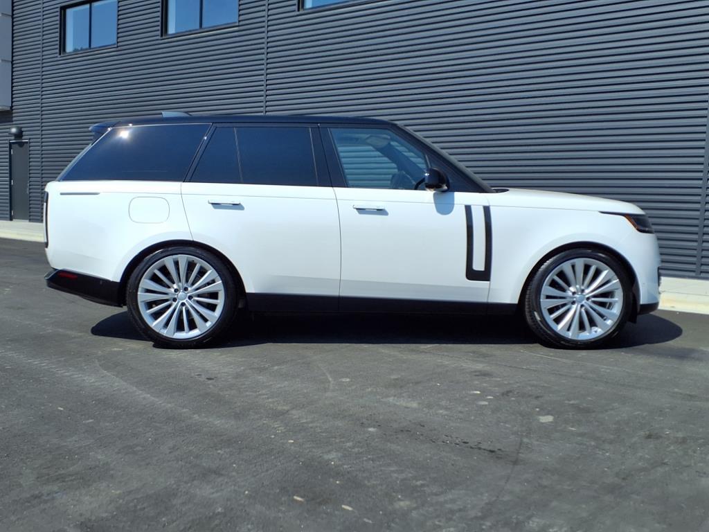 2024 Land Rover Range Rover SE photo 22