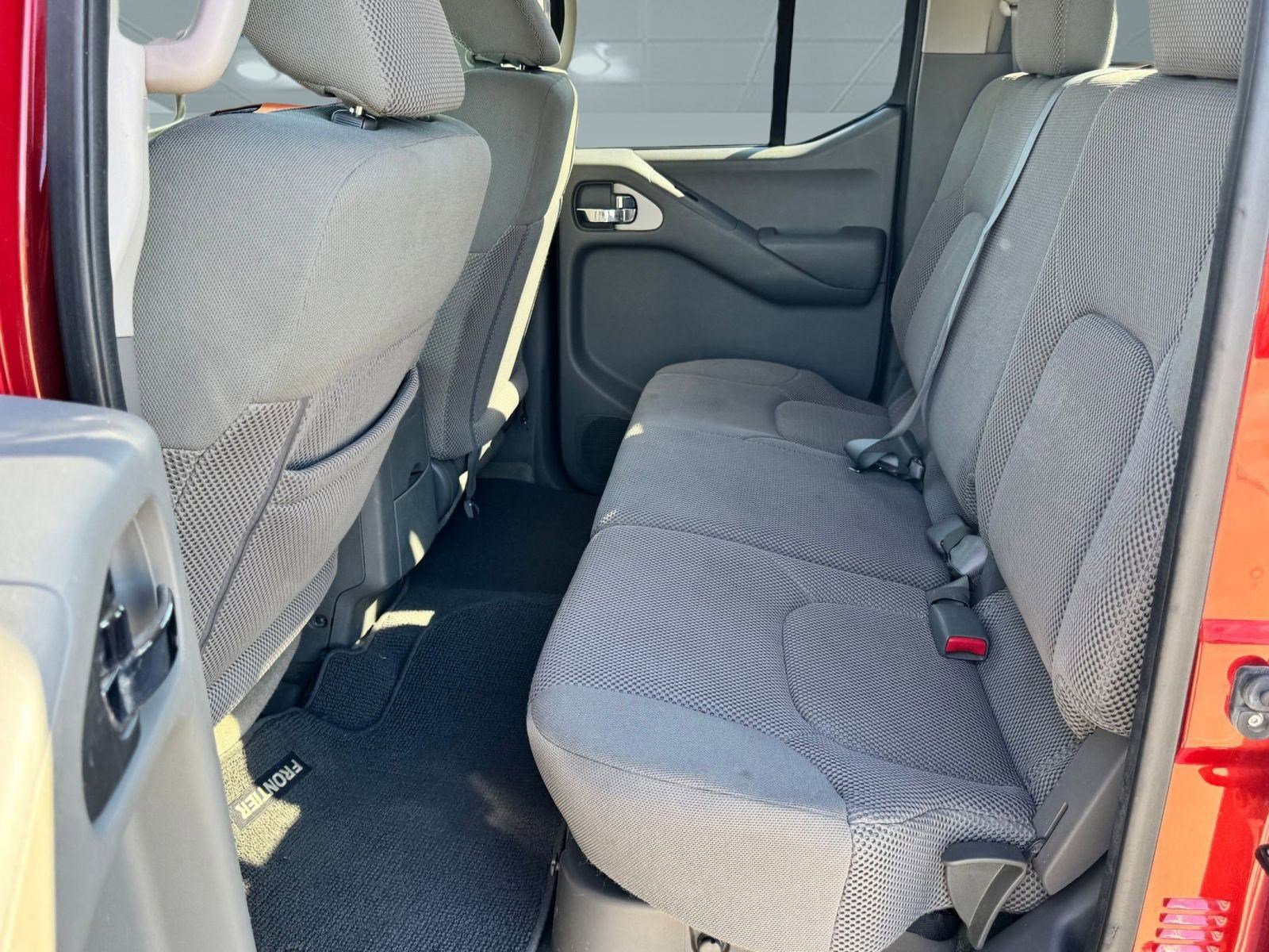 2016 Nissan Frontier SV photo 9