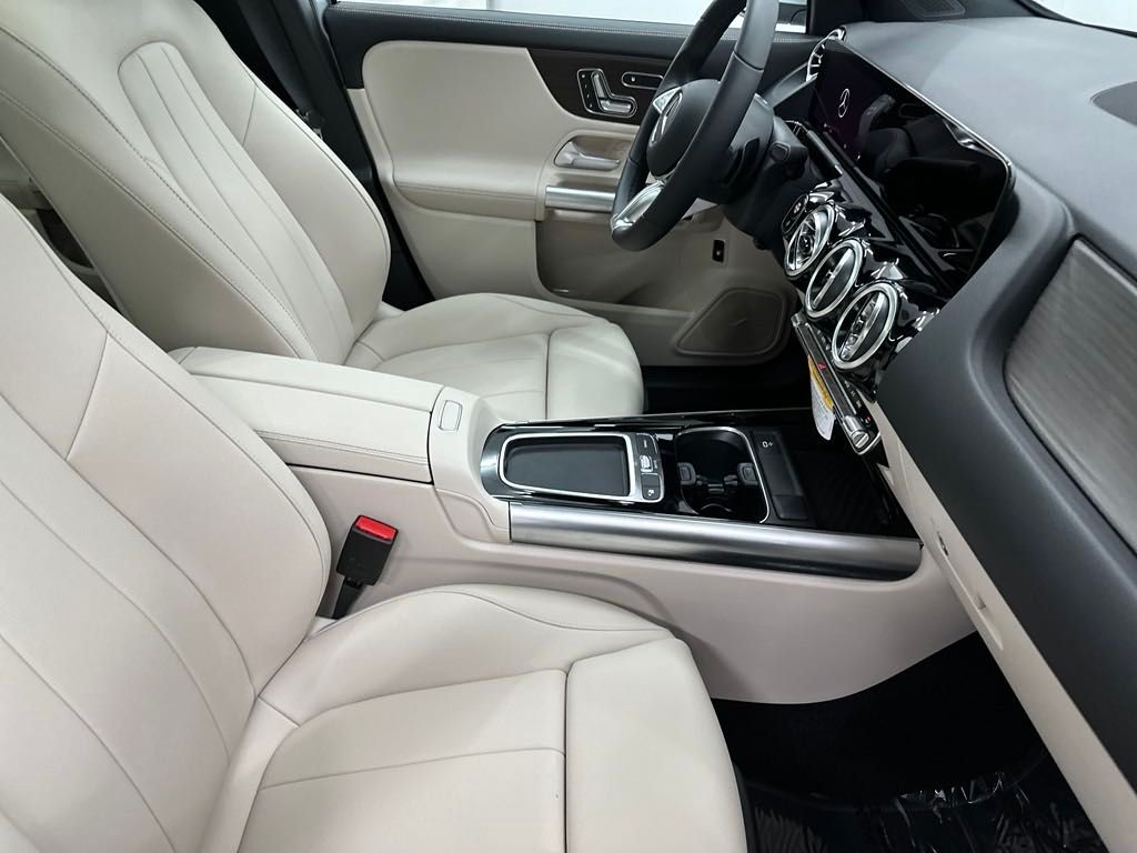 2025 Mercedes Benz GLA 250 photo 29