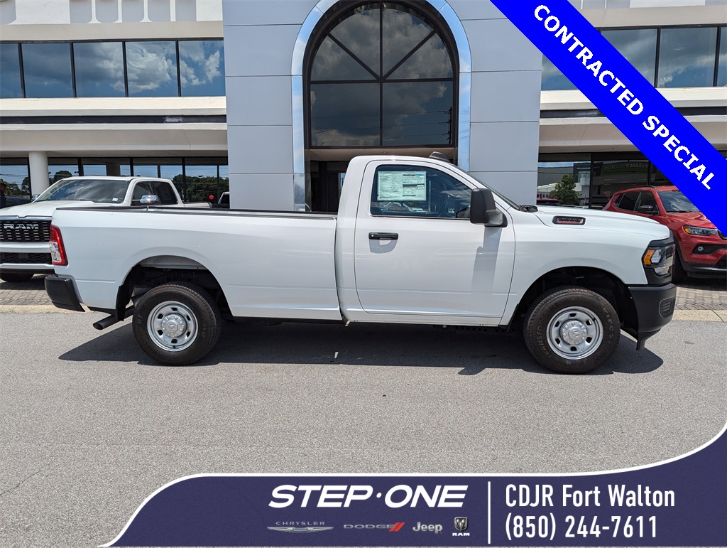 2023 Ram 2500 Tradesman photo 2