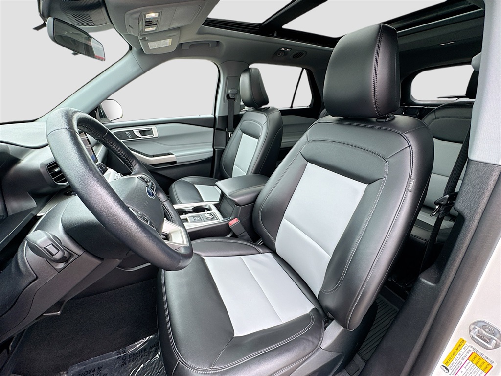 2022 Ford Explorer XLT photo 18