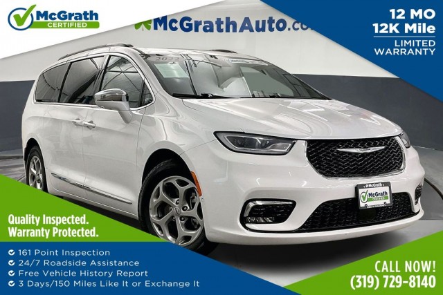 2022 Chrysler Pacifica Limited's photo