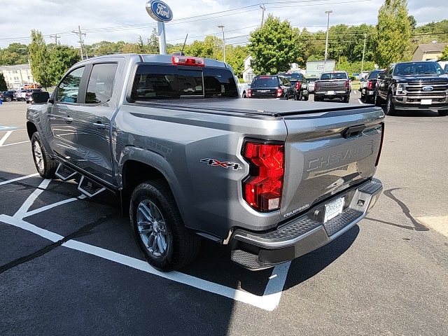 2023 Chevrolet Colorado LT photo 7