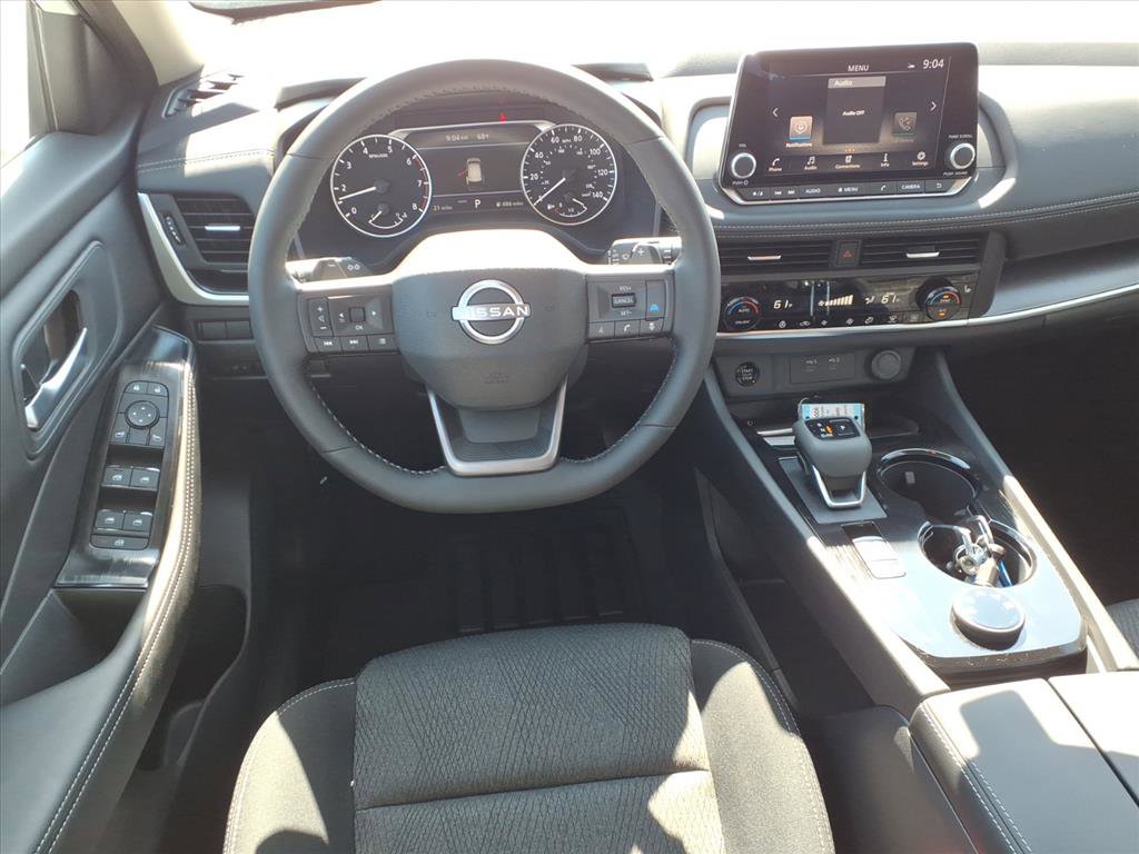 2026 Nissan Rogue SV photo 4