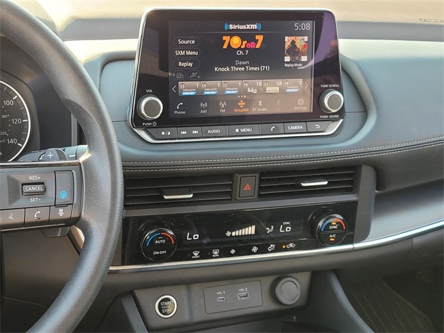2023 Nissan Rogue SV photo 18