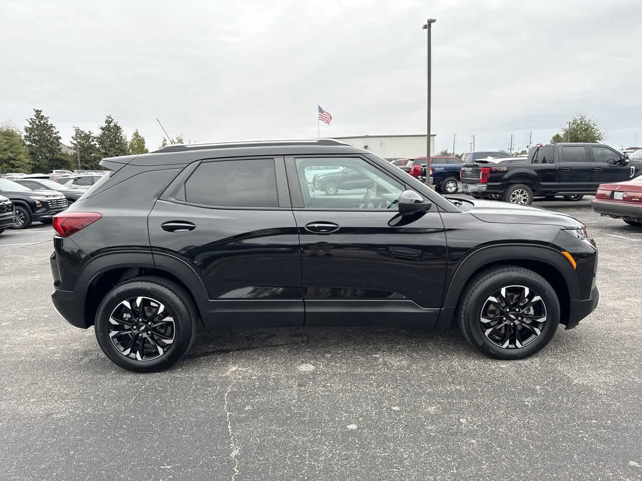 2023 Chevrolet Trailblazer LT photo 3