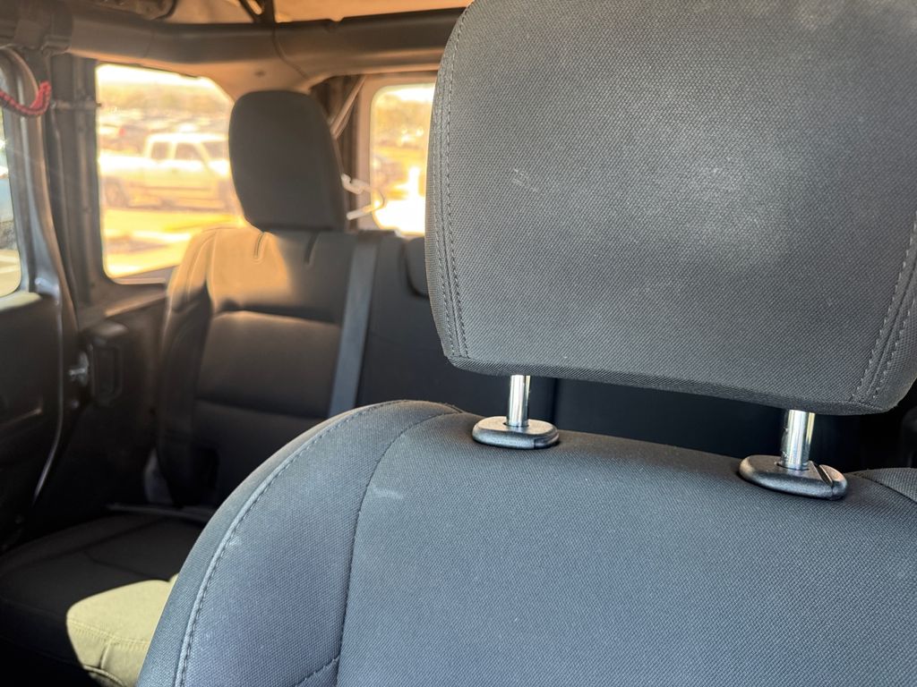 2019 Jeep Wrangler Unlimited Sport photo 19