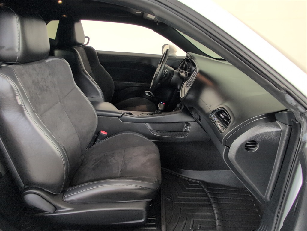 2023 Dodge Challenger R/T photo 12