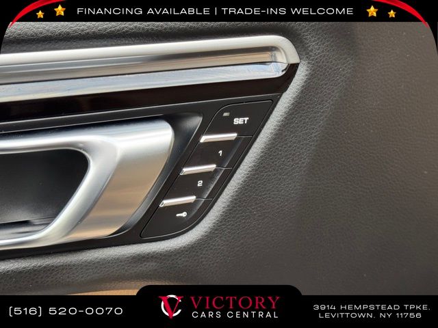2019 Porsche Macan Base photo 13