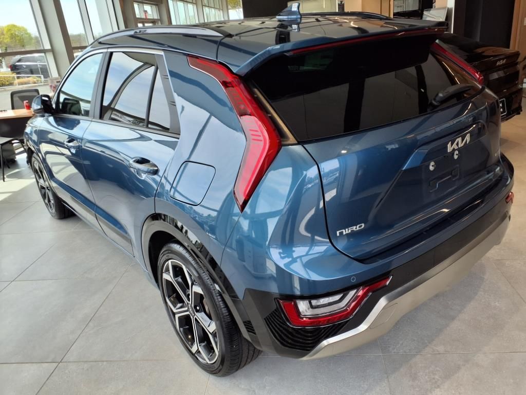 2024 Kia Niro Plug-In Hybrid SX photo 4