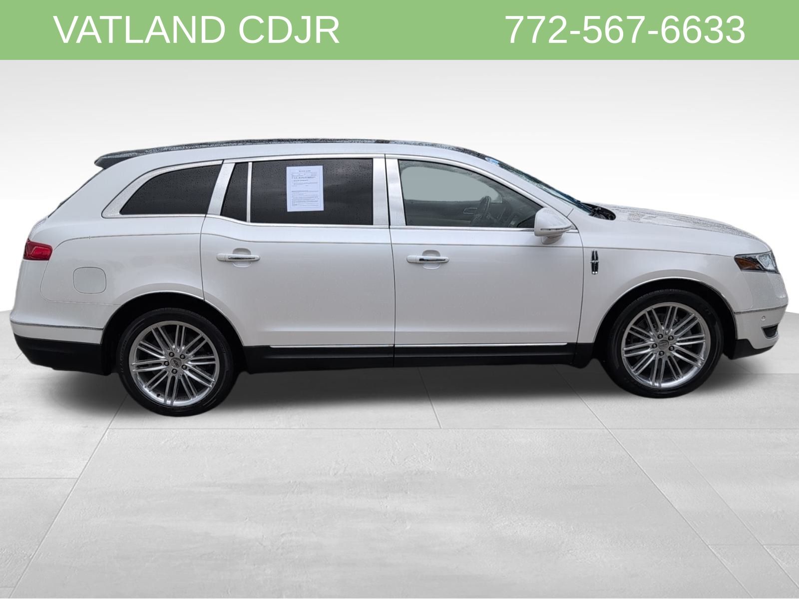 2016 Lincoln MKT EcoBoost photo 4