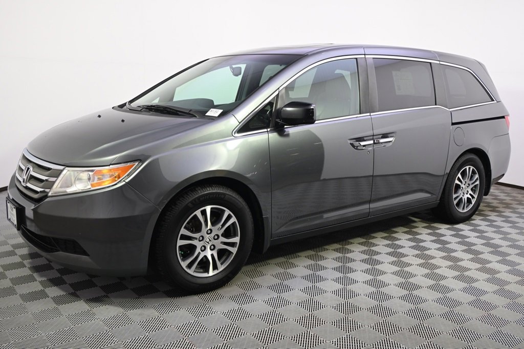 Used 2013 Honda Odyssey EX-L with VIN 5FNRL5H69DB011932 for sale in Minneapolis, Minnesota