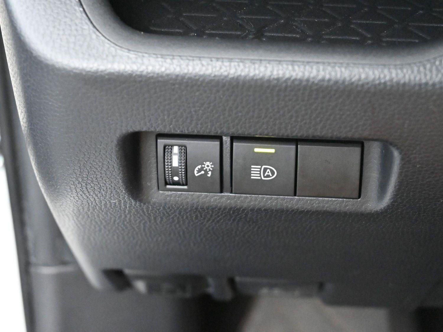 2023 Toyota RAV4 XLE photo 23
