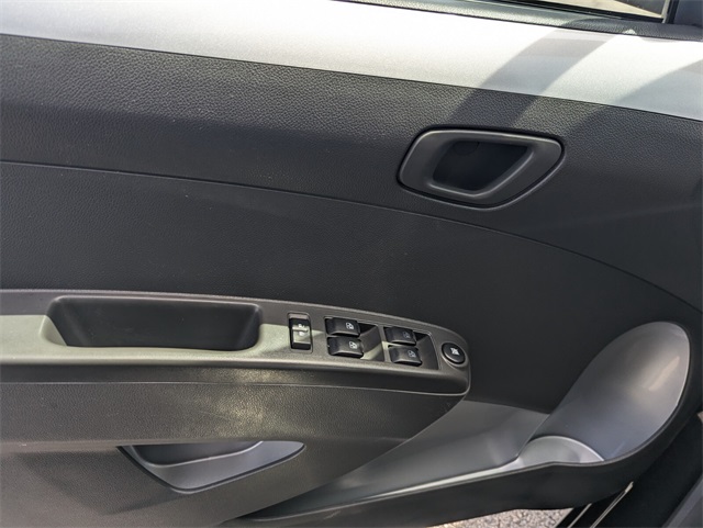 2015 Chevrolet Spark 1LT photo 22