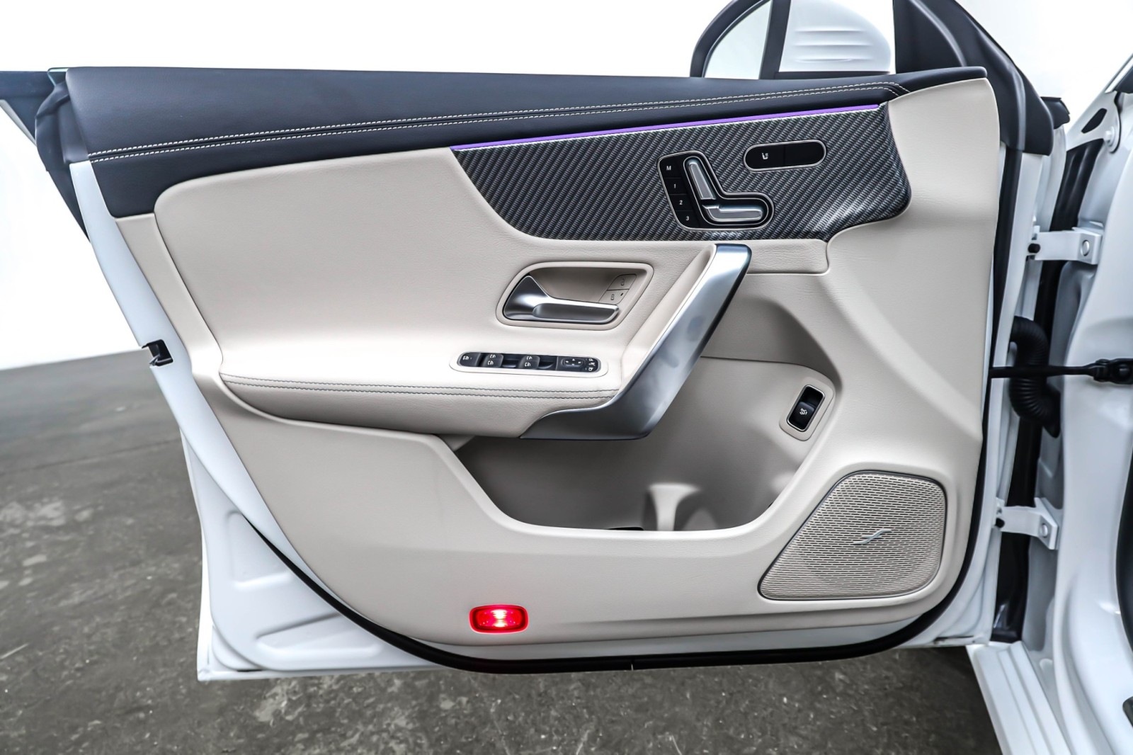 2025 Mercedes Benz CLA 250 photo 21