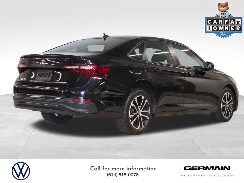 2022 Volkswagen Jetta 1.5T Sport photo 5