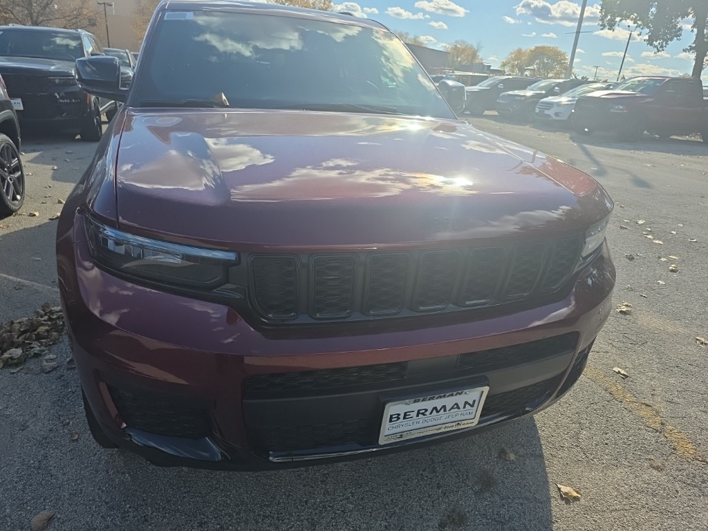 2025 Jeep Grand Cherokee Altitude X photo 2