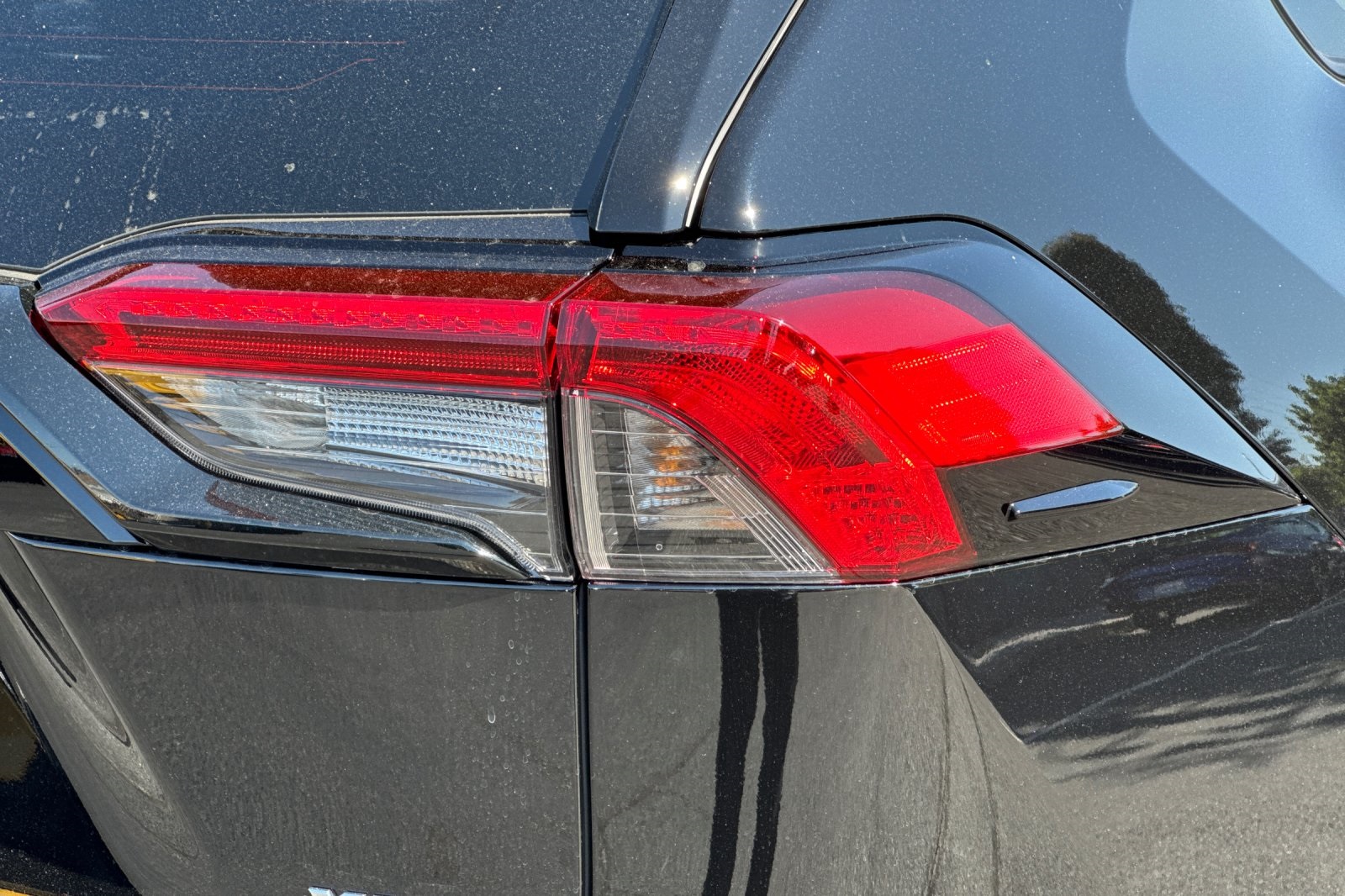 2025 Toyota RAV4 Hybrid XLE photo 29