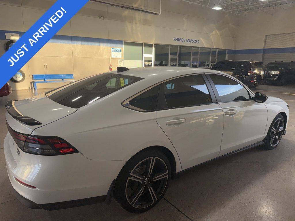 2023 Honda Accord Hybrid Sport photo 3