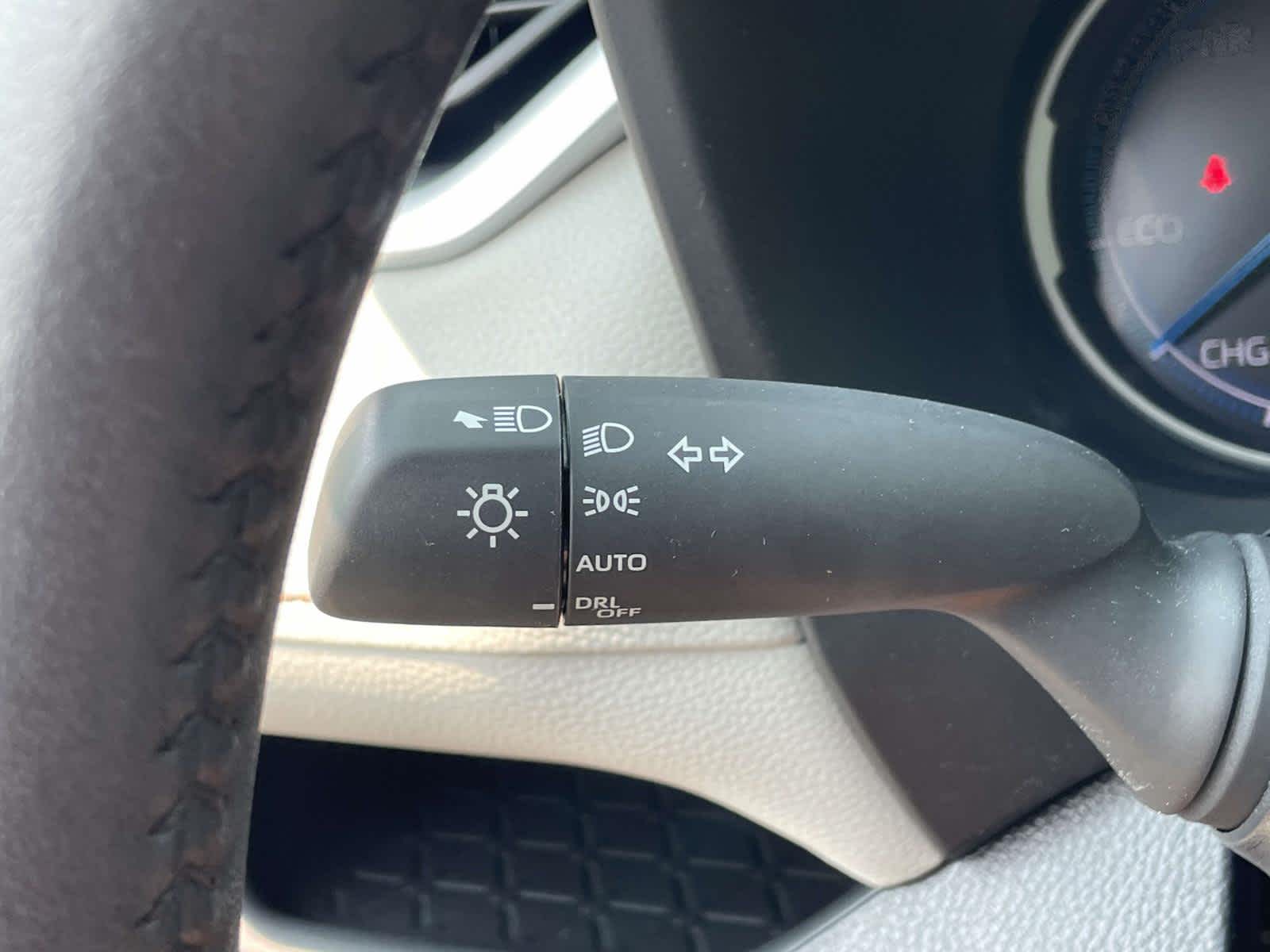2024 Toyota RAV4 Hybrid XLE photo 27