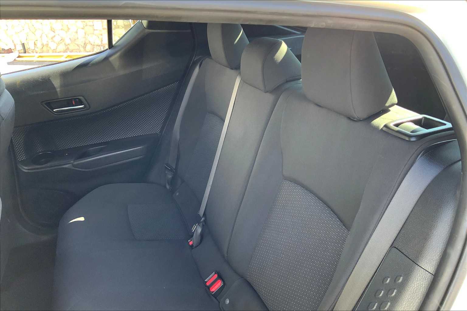 2018 Toyota C-HR XLE photo 18