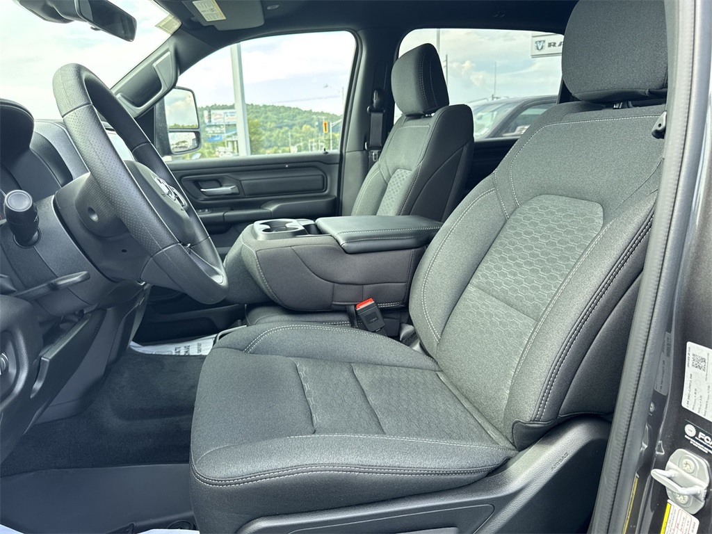 2025 Ram 1500 Tradesman photo 17