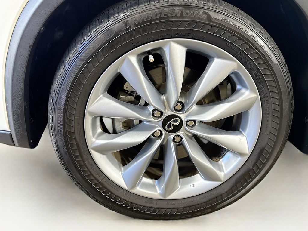 2022 Infiniti QX50 Luxe photo 34