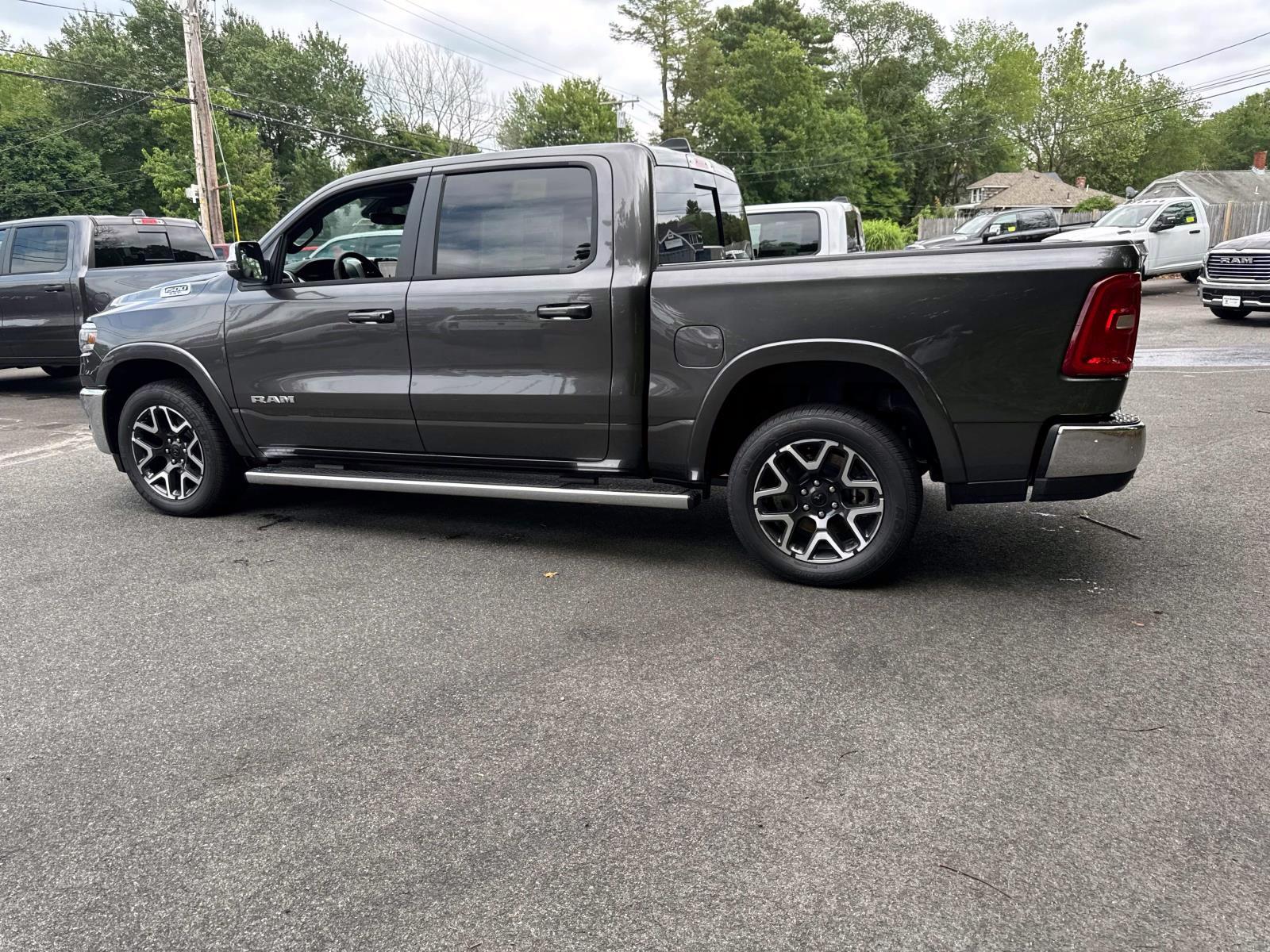 2025 Ram 1500 Laramie photo 3