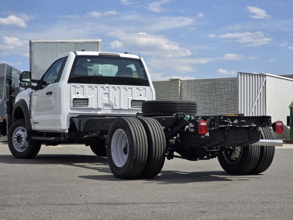 2024 Ford F-600 photo 17