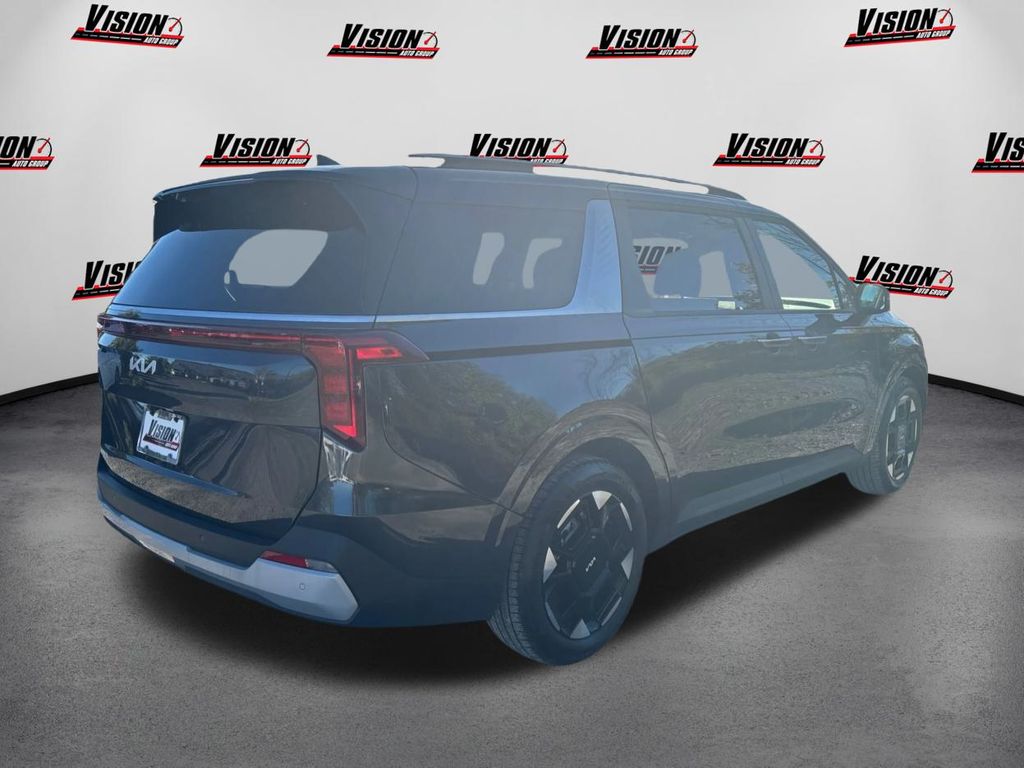 2025 Kia Carnival EX photo 4