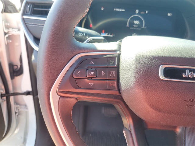 2024 Jeep Grand Cherokee Laredo photo 16