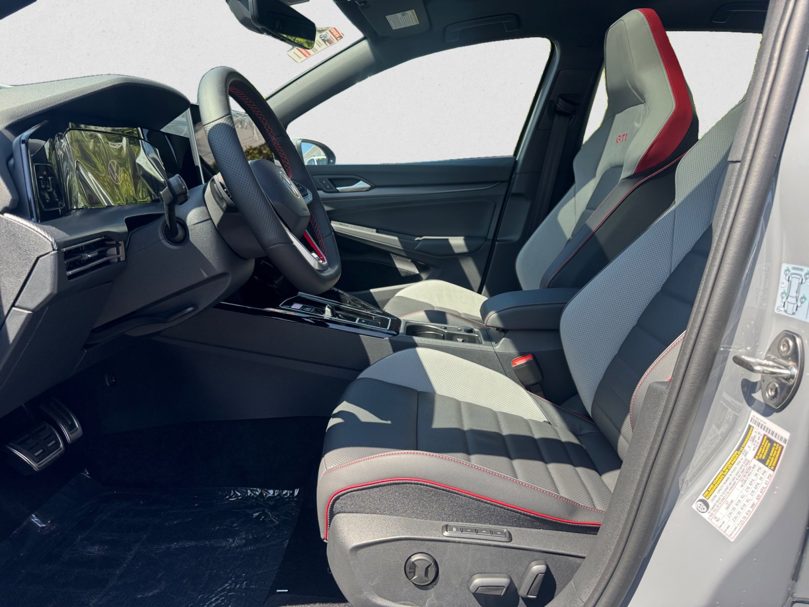 2025 Volkswagen Golf GTI Autobahn photo 9