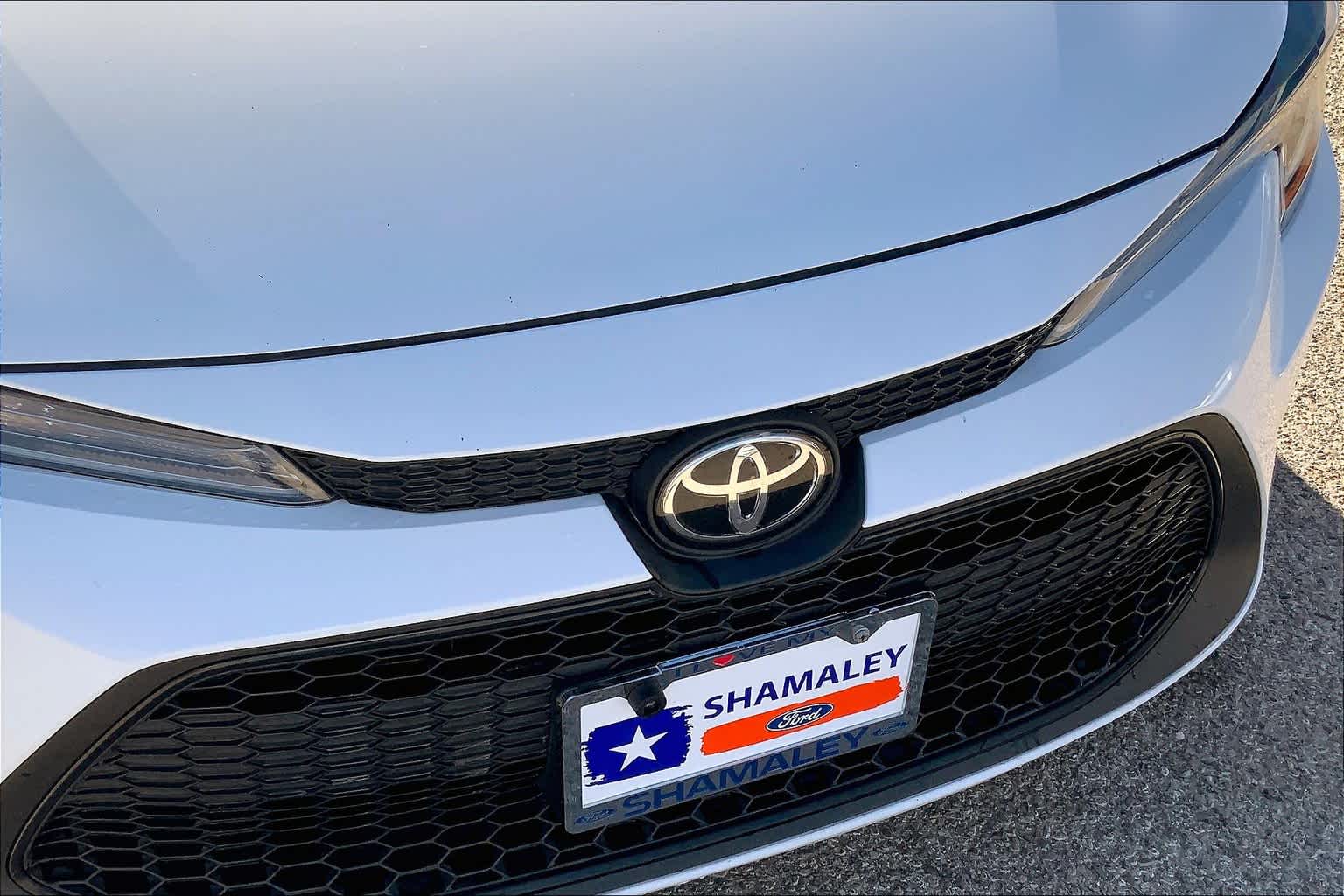 2021 Toyota Corolla LE photo 26