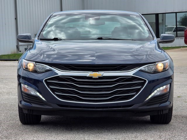Used 2021 Chevrolet Malibu 1LT with VIN 1G1ZD5ST2MF011447 for sale in Indianola, IA