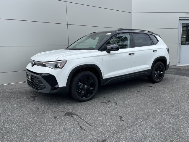 2025 Volkswagen Taos SE photo 8