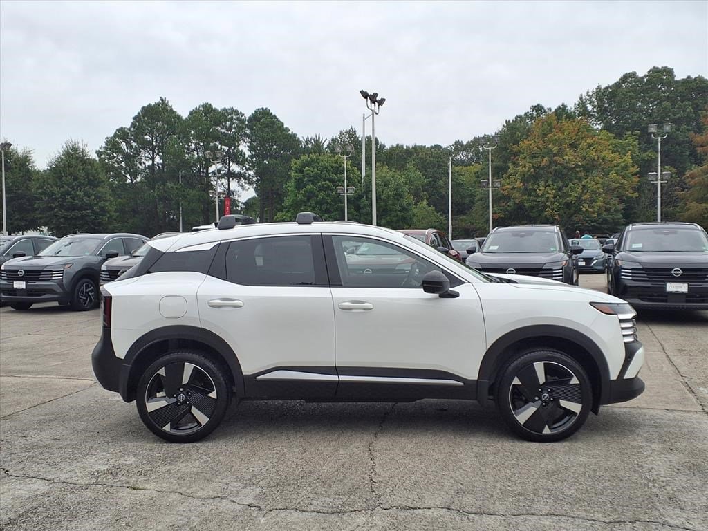 2026 Nissan Kicks SR photo 3