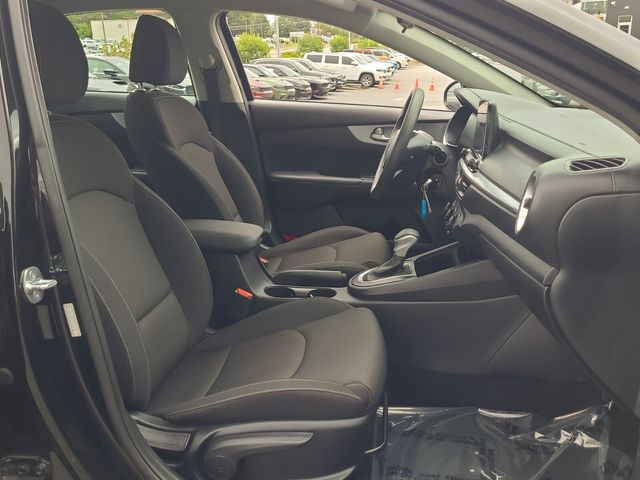 2023 Kia Forte LXS photo 24