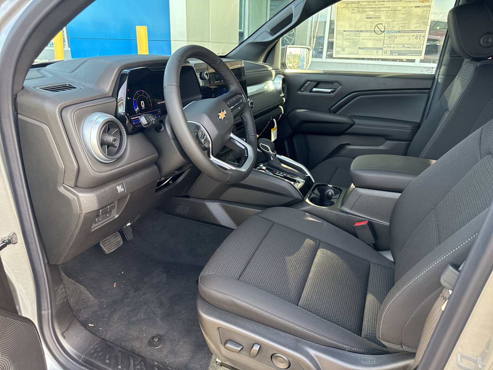 2026 Chevrolet Colorado LT photo 16