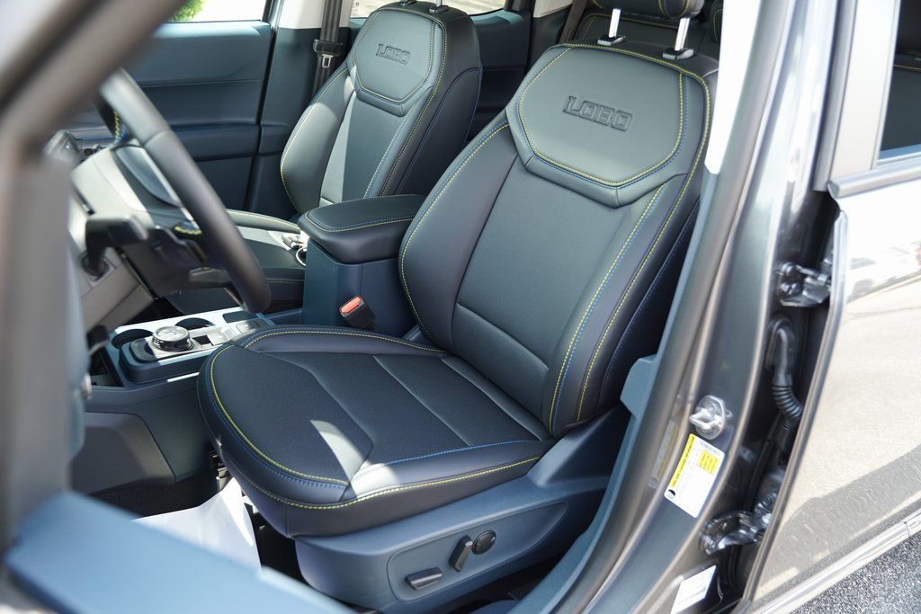 2025 Ford Maverick photo 8