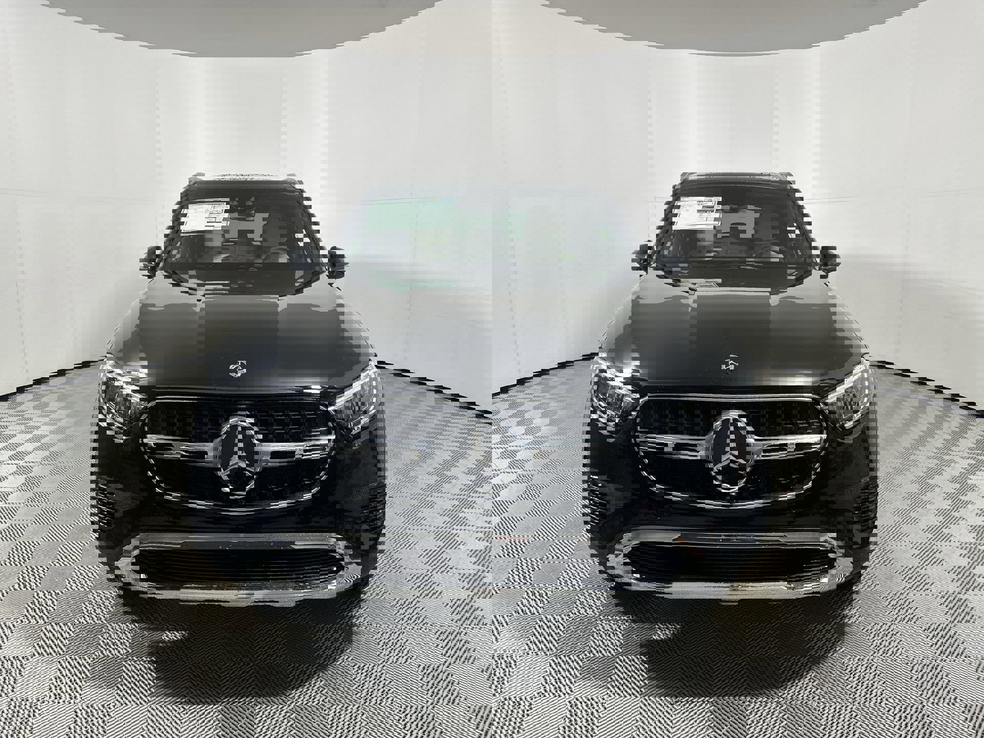 2025 Mercedes Benz GLC 350e 4MATIC photo 3