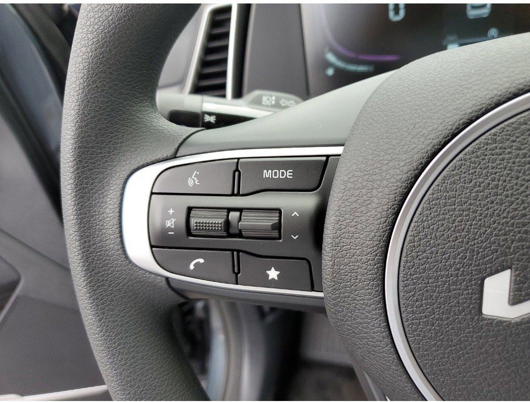 2025 Kia Sportage LX photo 19