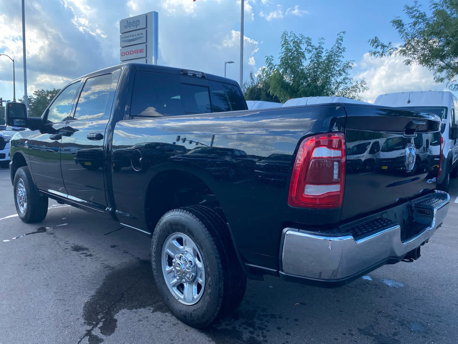 2024 Ram 2500 Tradesman photo 3