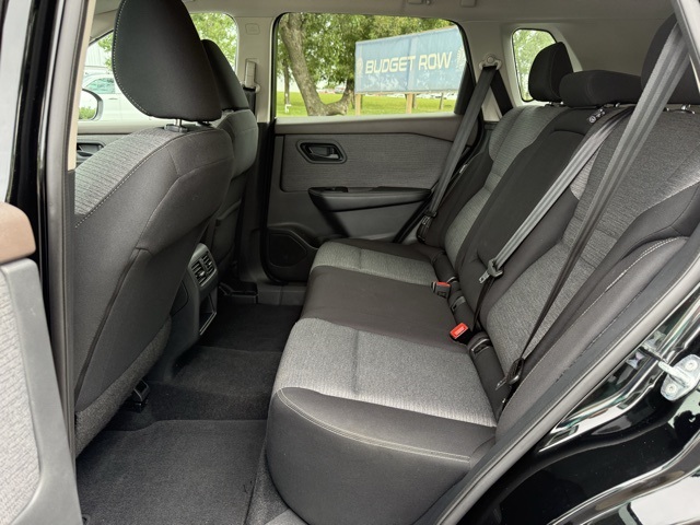 2021 Nissan Rogue S photo 14