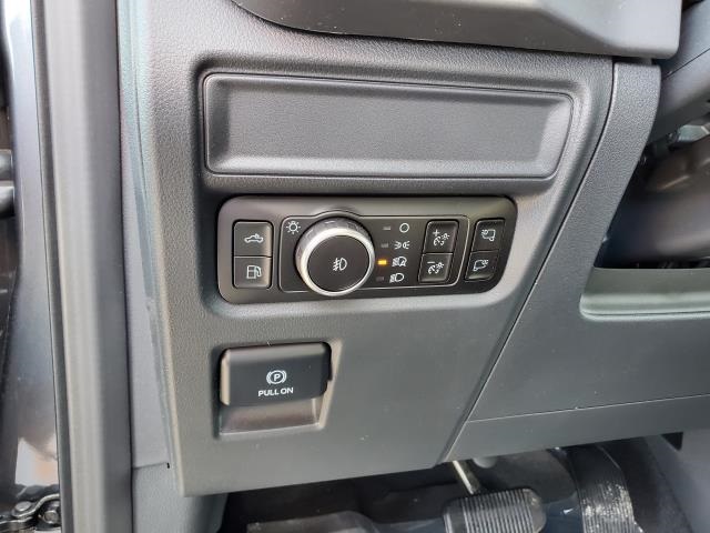 2025 Ford F-150 XLT photo 16