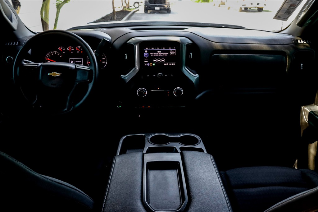 2023 Chevrolet Silverado 1500 Custom photo 26