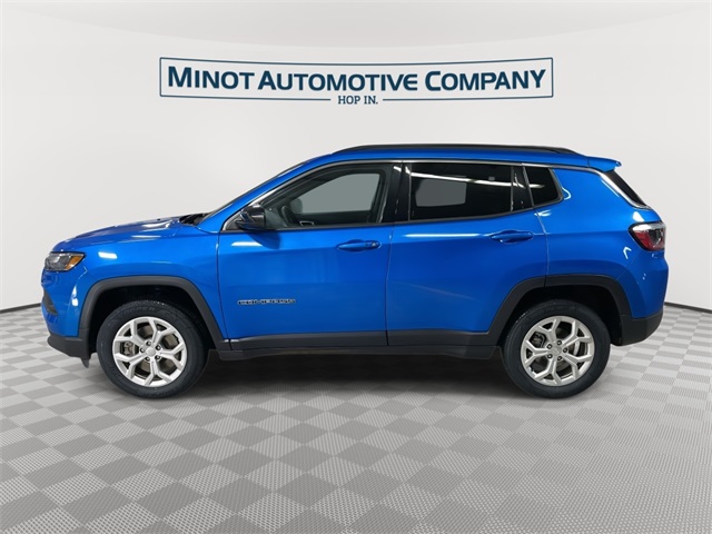 2024 Jeep Compass Latitude photo 3