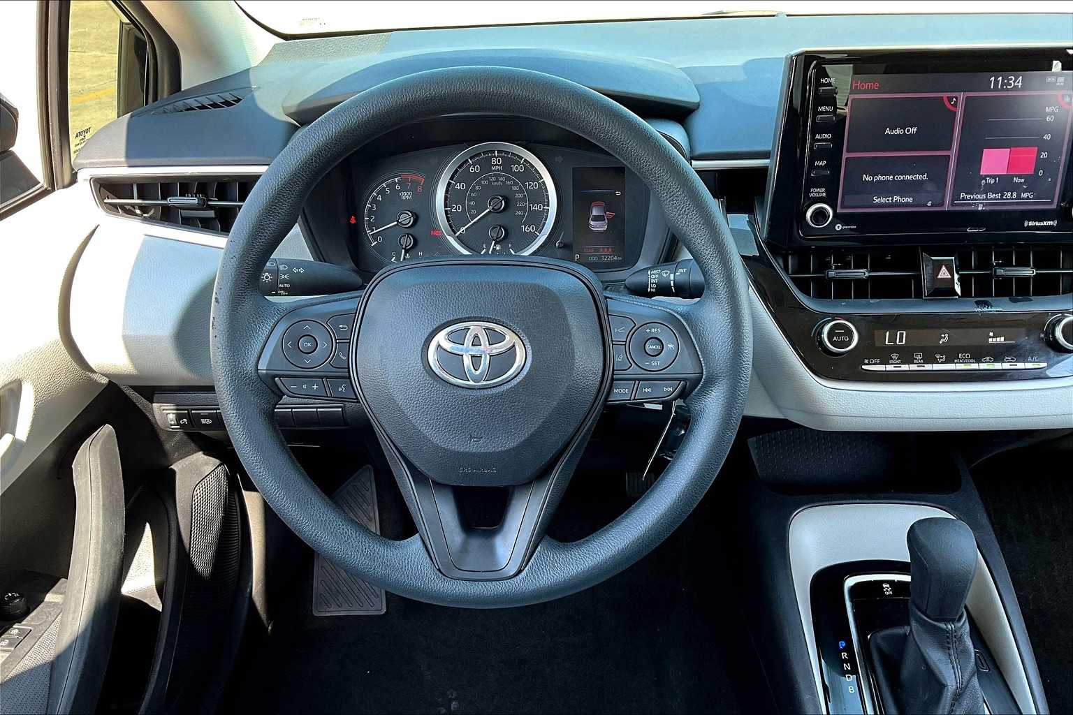 2022 Toyota Corolla LE photo 4